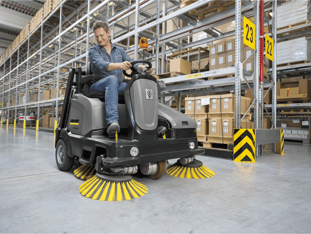 karcher-app-KM+125_130_R_Bp_Sweeper_Application_Image_2