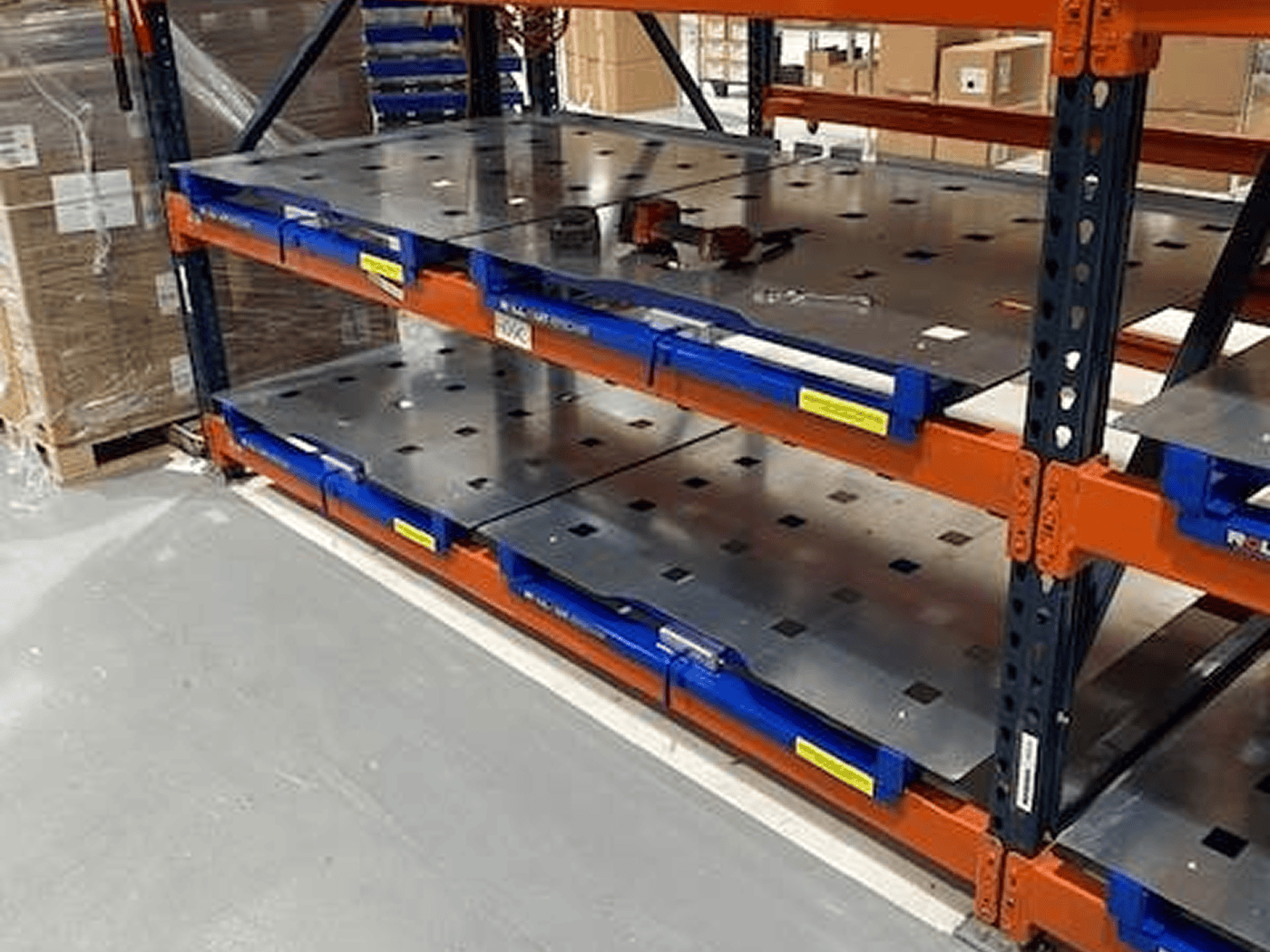 Roll-Out Pallet Rack