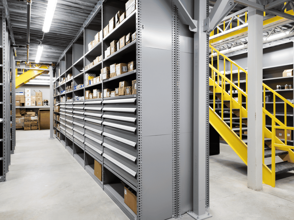 Shelving with drawers 1